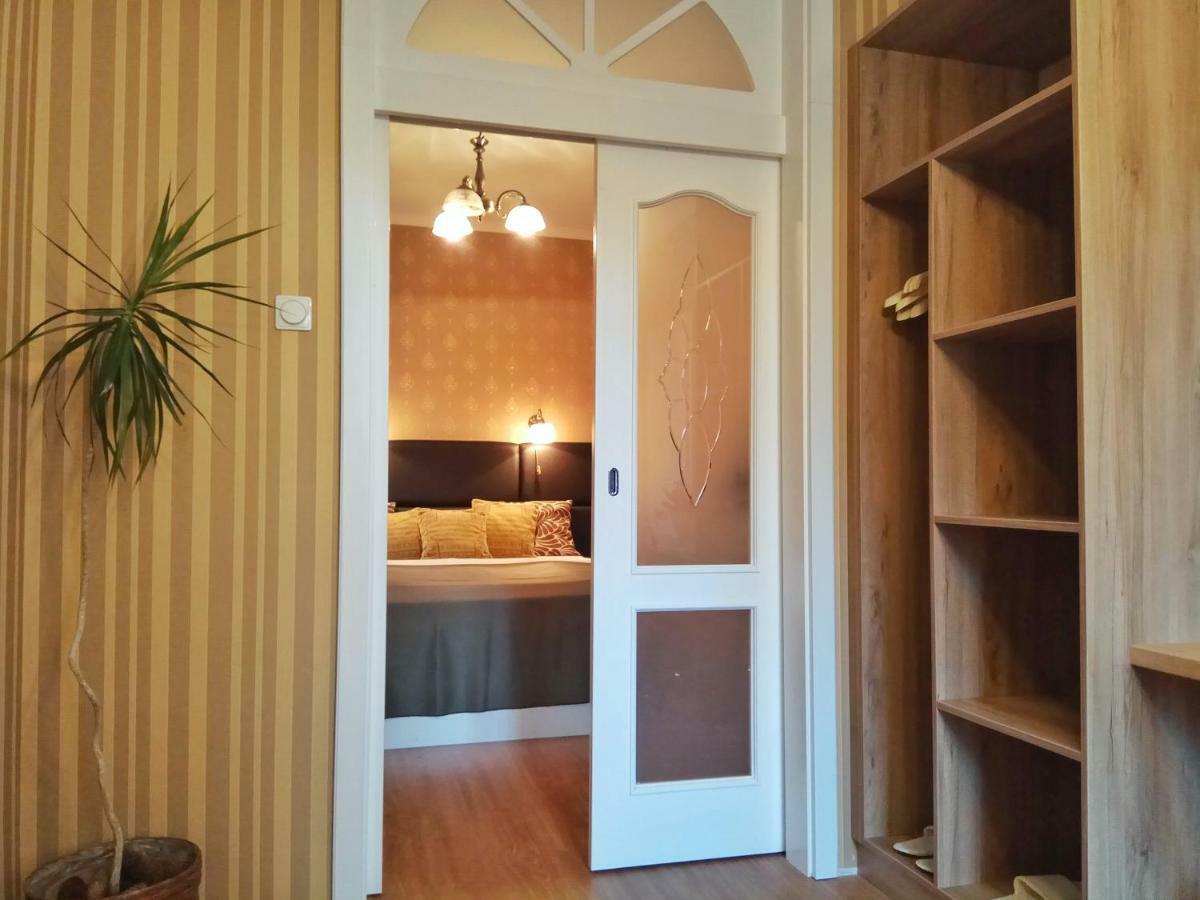 Karolyi Panzio Hotel Eger Buitenkant foto
